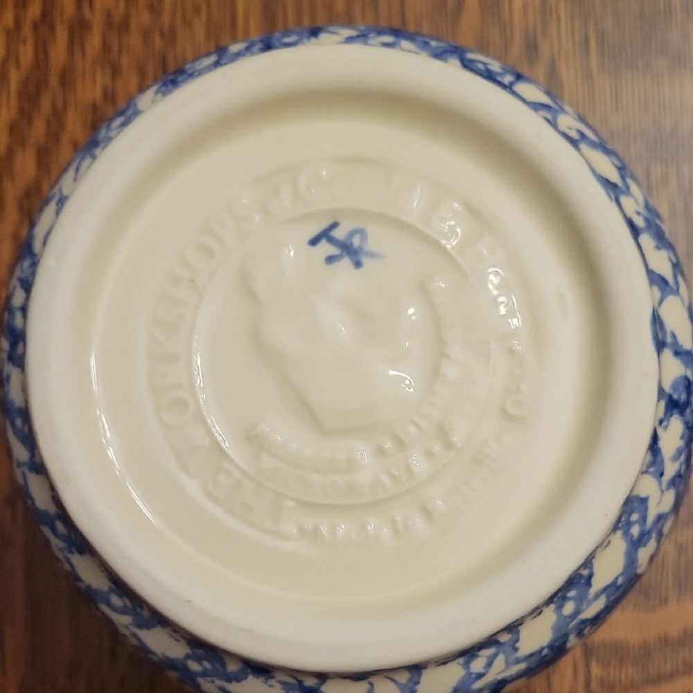 Blue and Cream Heart Patterned Ceramic Set - Picture 4 of 8